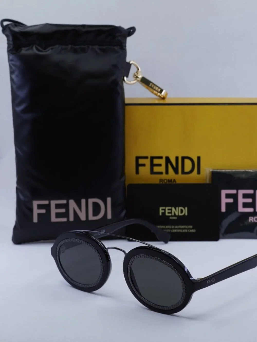 Fendi FE40094I 01A Oval Sunglasses -  Shiny Black / Smoke